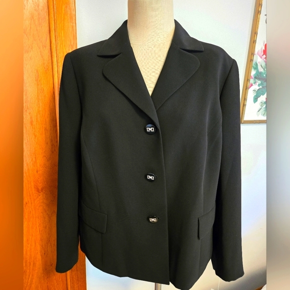 NWT JONES STUDIO BLACK CAREER BLAZER. SIZE 18W. - Picture 1 of 9